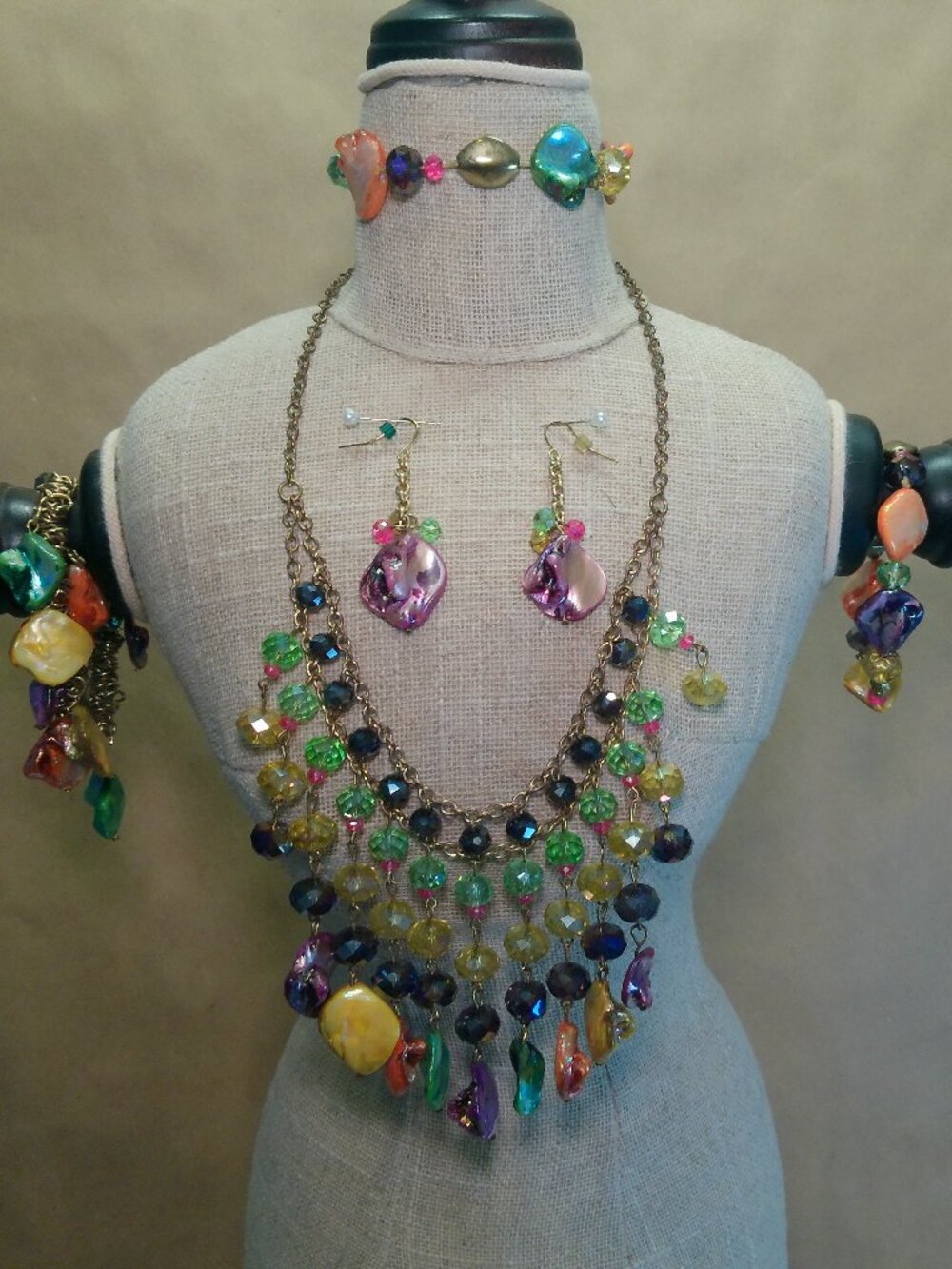 Necklace Colorful Strand Necklace & Earrings & Bracelet Set